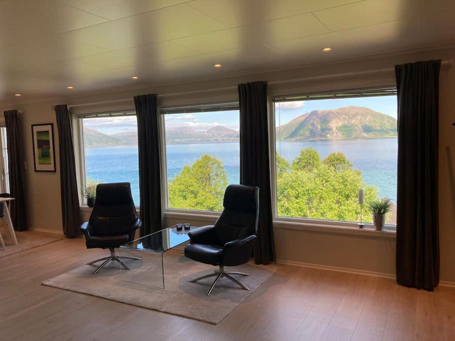 Fantastic View, Quiet And Relaxing By The Sea Villa Kvaloya Luaran gambar